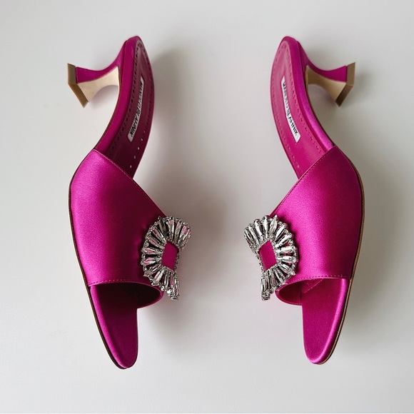 ✨New MANOLO BLAHNIK Laalita Satin Crystal Buckle Open Toe Mule Sandals Size 37.5 - Picture 7 of 16